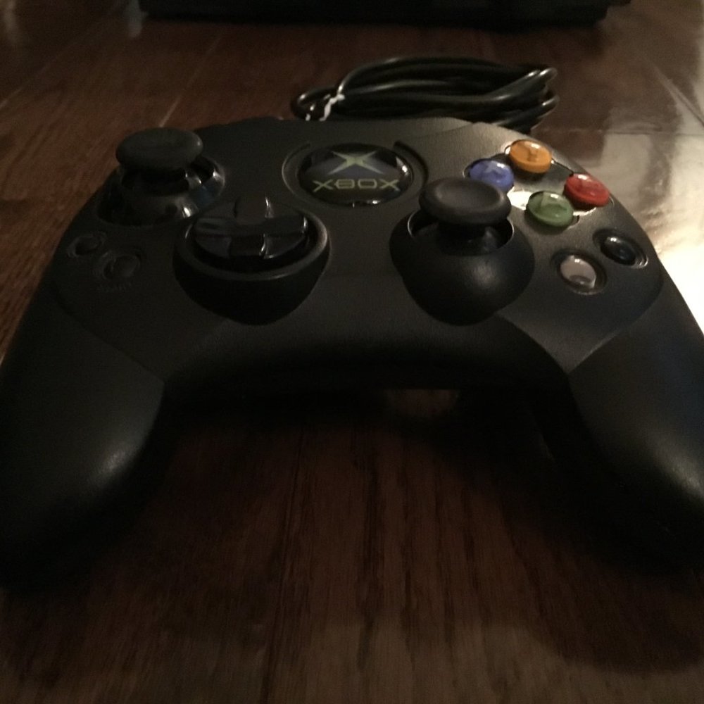 Microsoft Original Xbox Video Game Controller with Included Cable Extension! - Picture 2 of 5